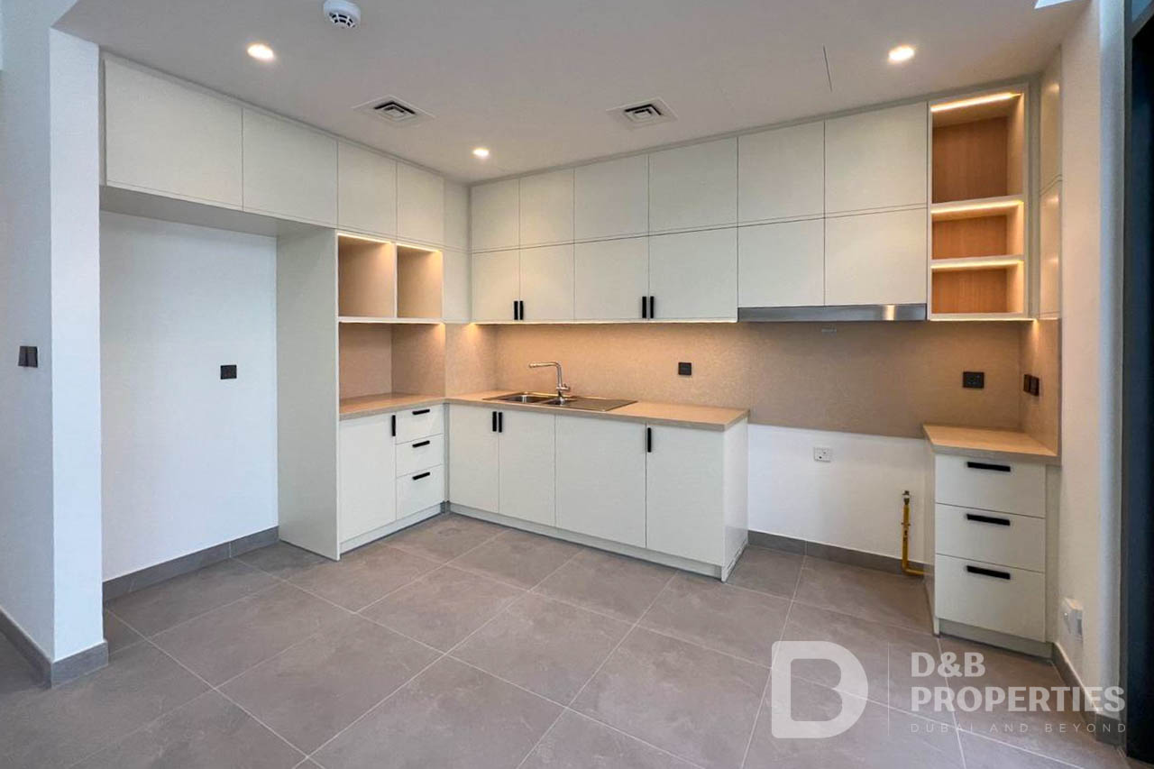 Close to Amenities | Landscaped | Modern Finish