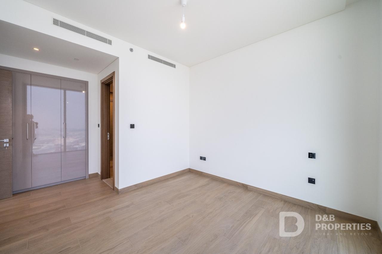 Separate kitchen | High Floor | Vacant