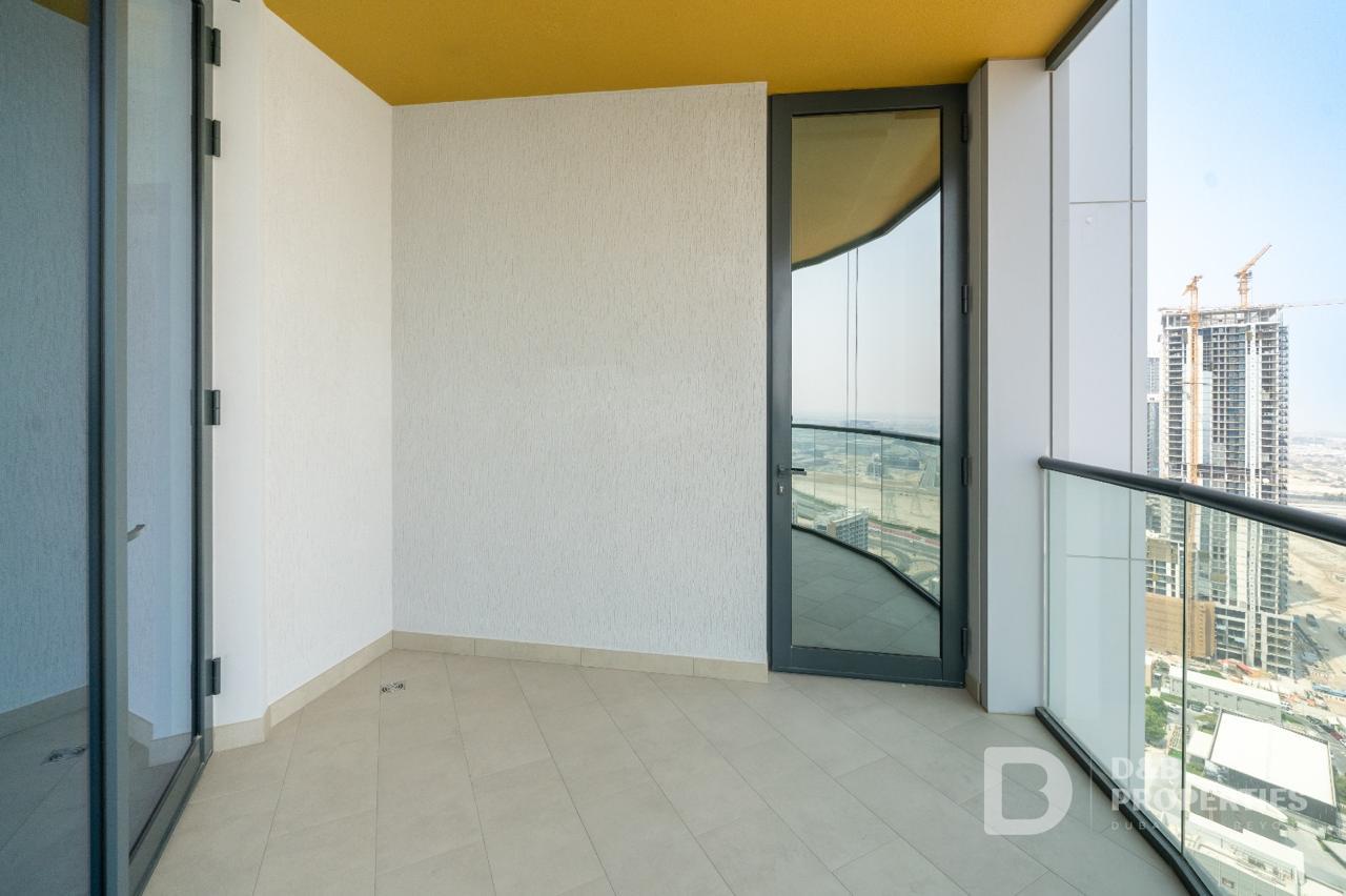 Separate kitchen | High Floor | Vacant