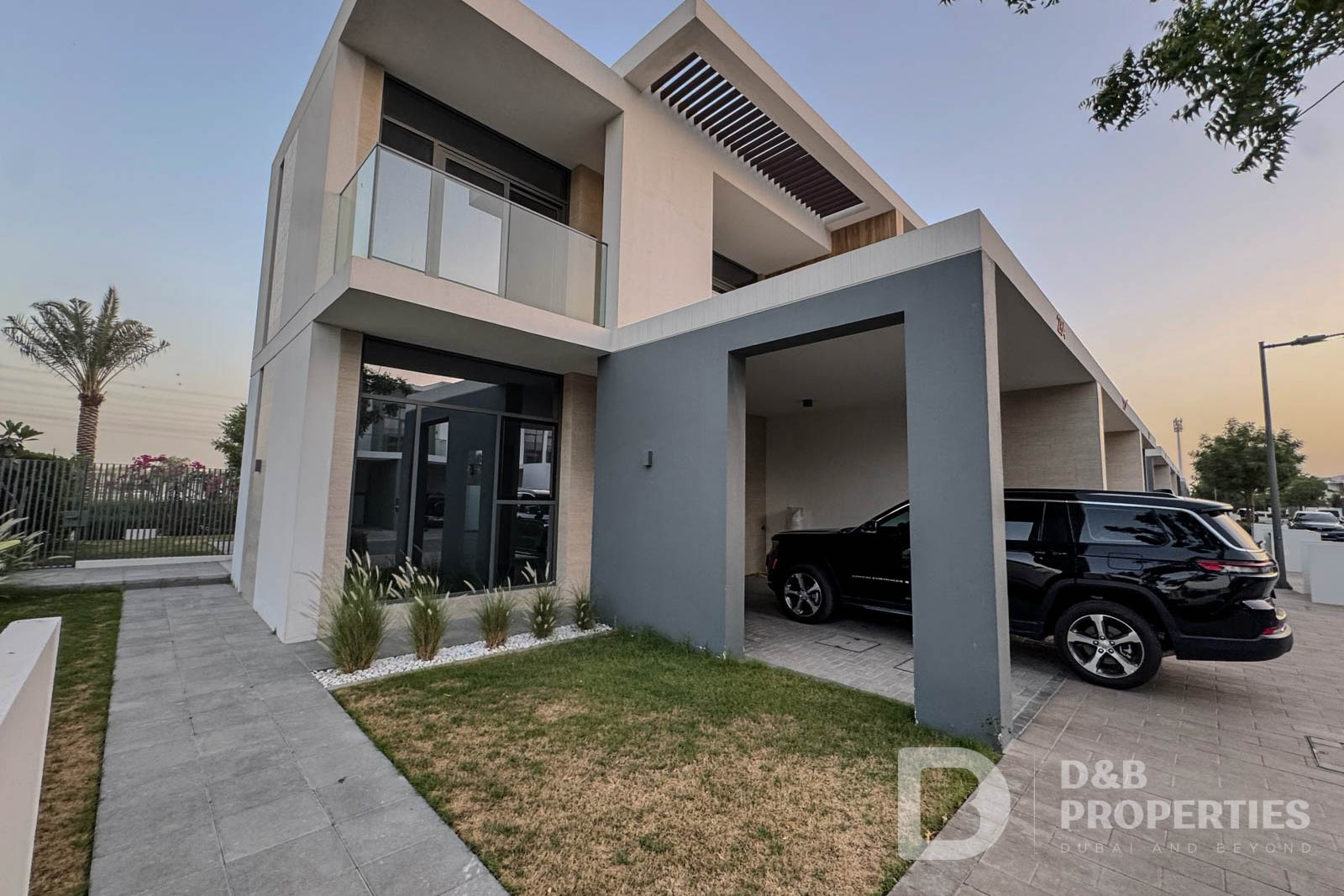 Single Row | Close to Amenities | Door to Street