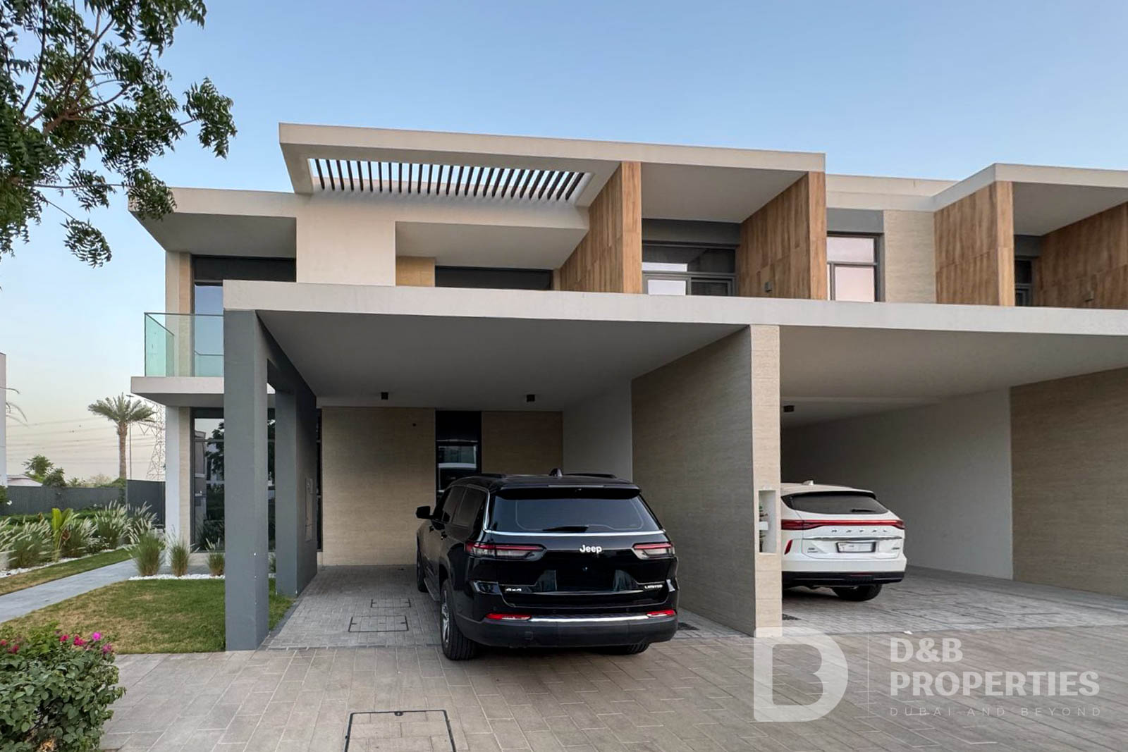 Single Row | Close to Amenities | Door to Street