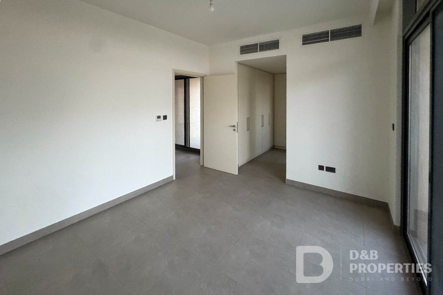 Single Row | Close to Amenities | Door to Street