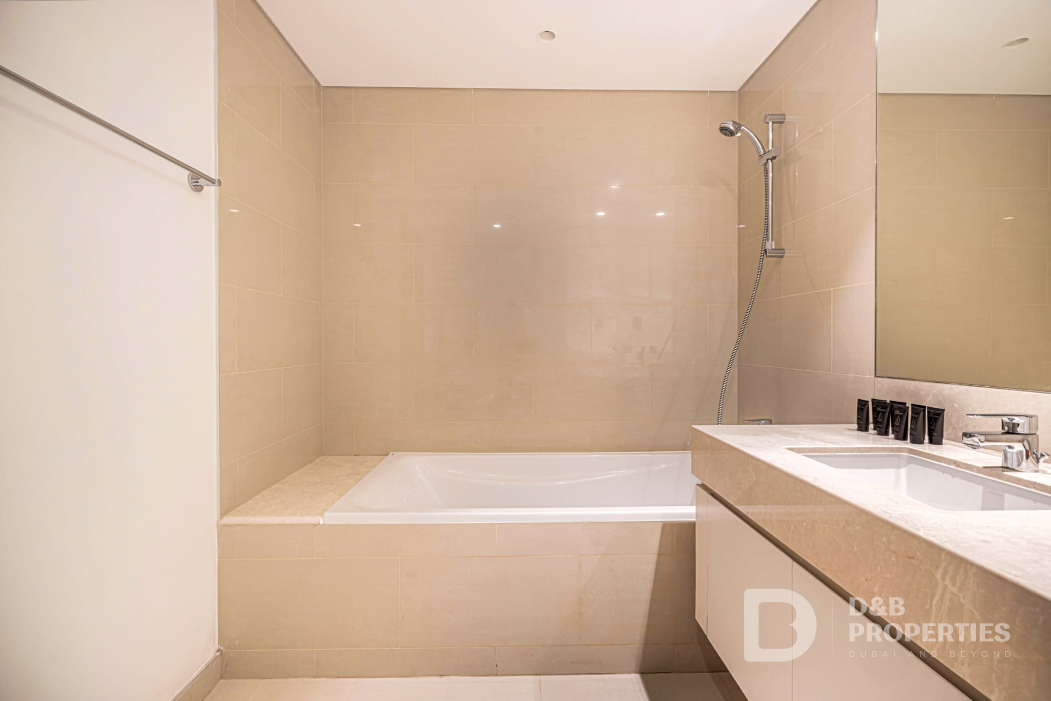 Full Burj Khalifa Fountain | Furnished | Jaccuzi