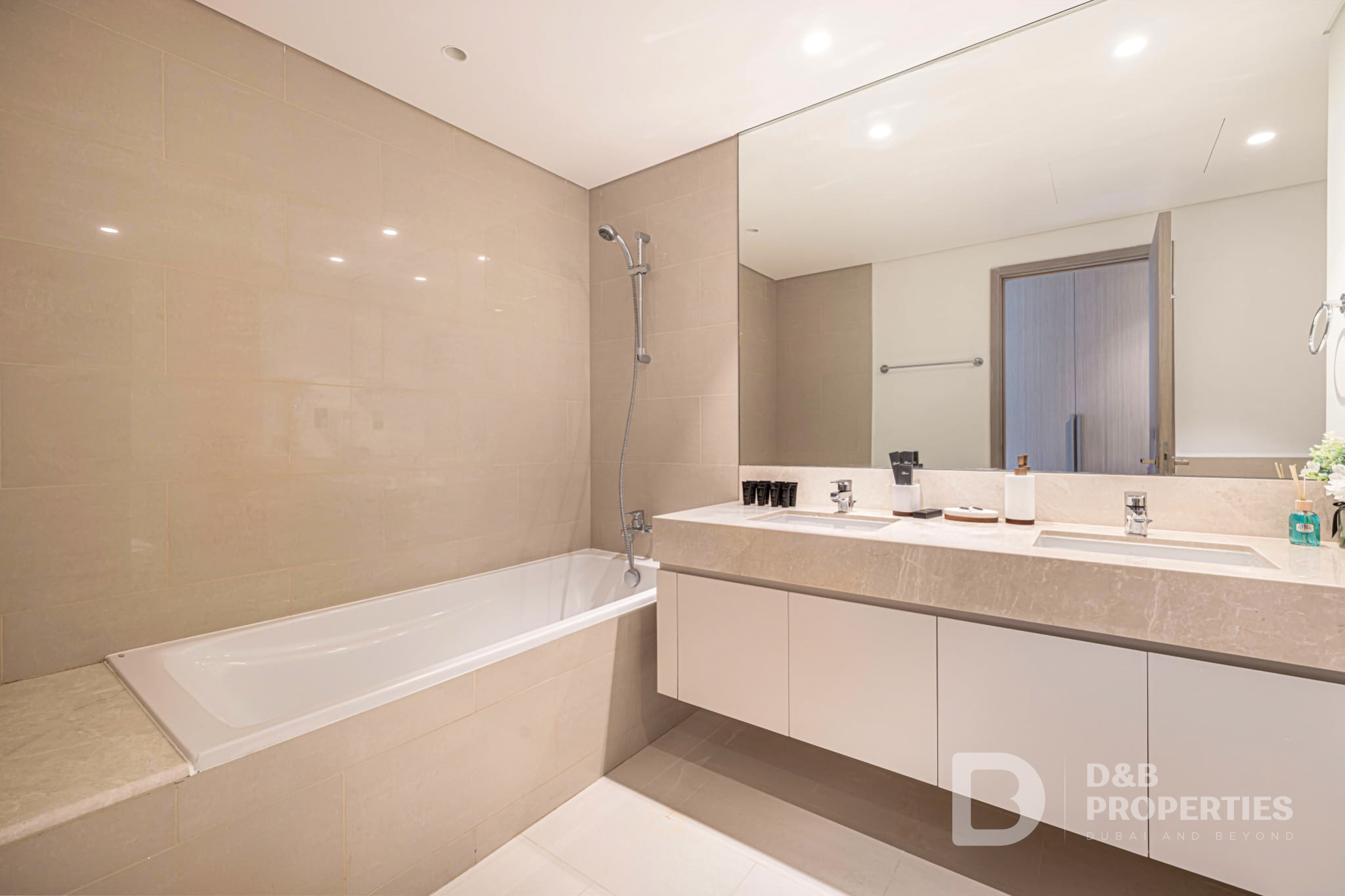 Full Burj Khalifa Fountain | Furnished | Jaccuzi