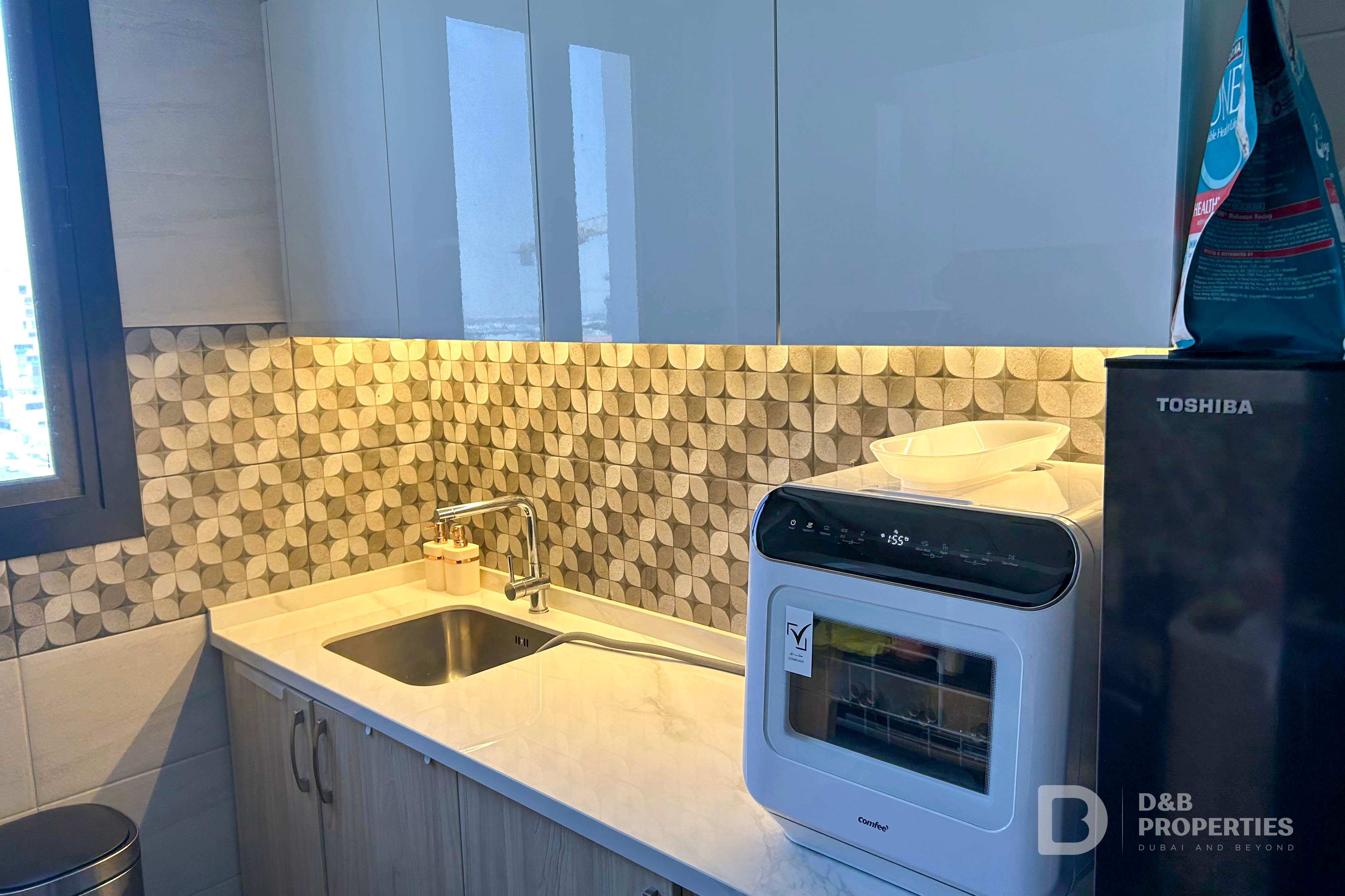 Upgraded | Fully Furnished | High Floor