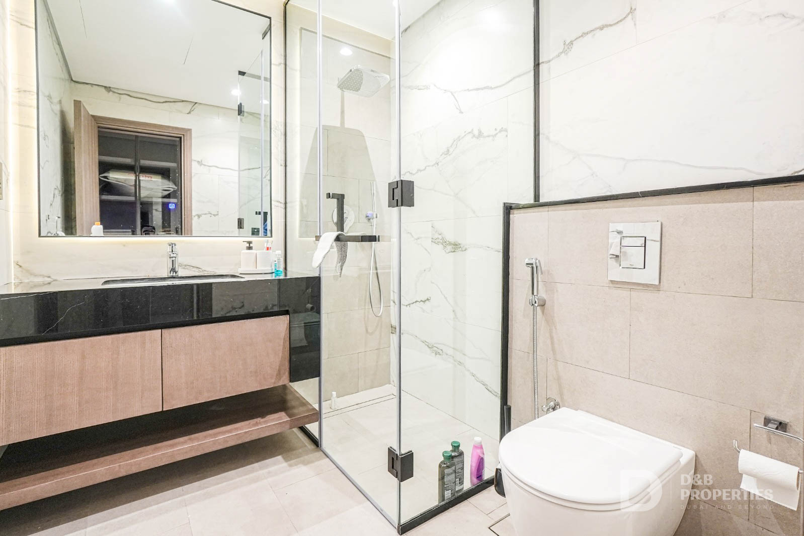 BRAND NEW | FURNISHED | LOWER FLOOR