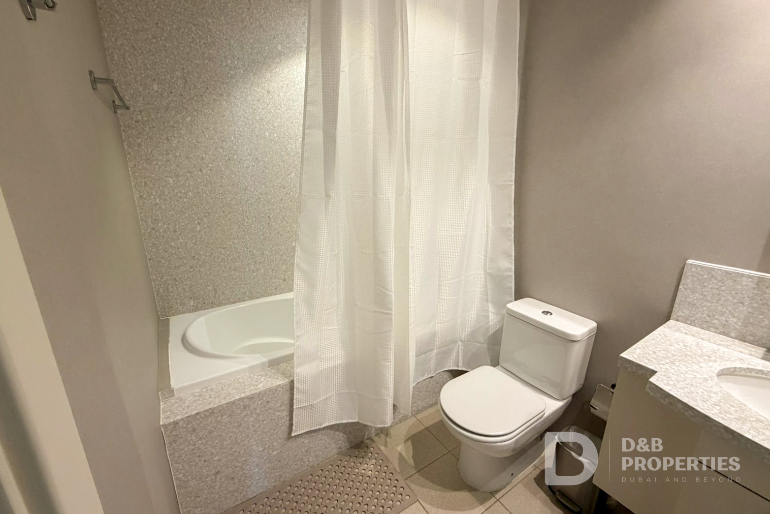 Fully Furnished | Vacant | Prime Downtown Location