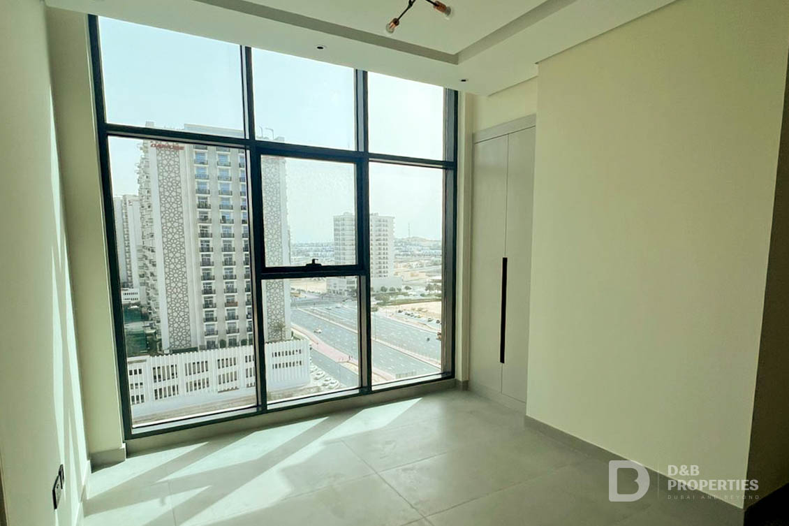 SPECTACULAR VIEW | METRO PROXIMITY | BRAND NEW