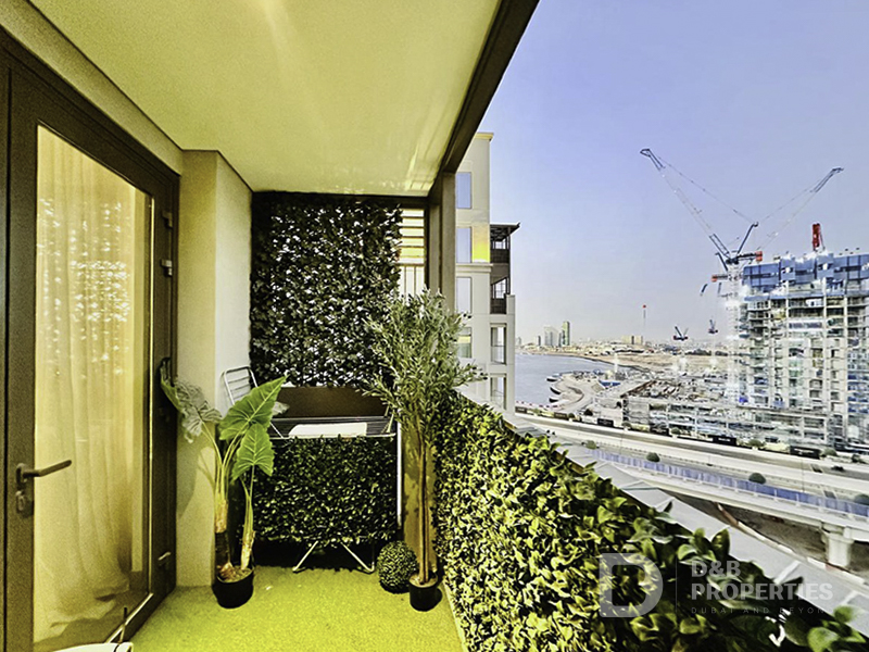 Spacious Mid Floor Unit | Bright | Prime Location