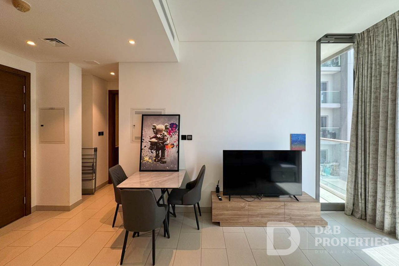 Burj View | Well Maintained | Open Kitchen