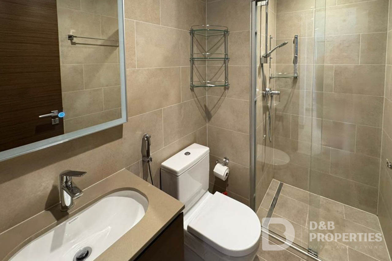 Burj View | Well Maintained | Open Kitchen