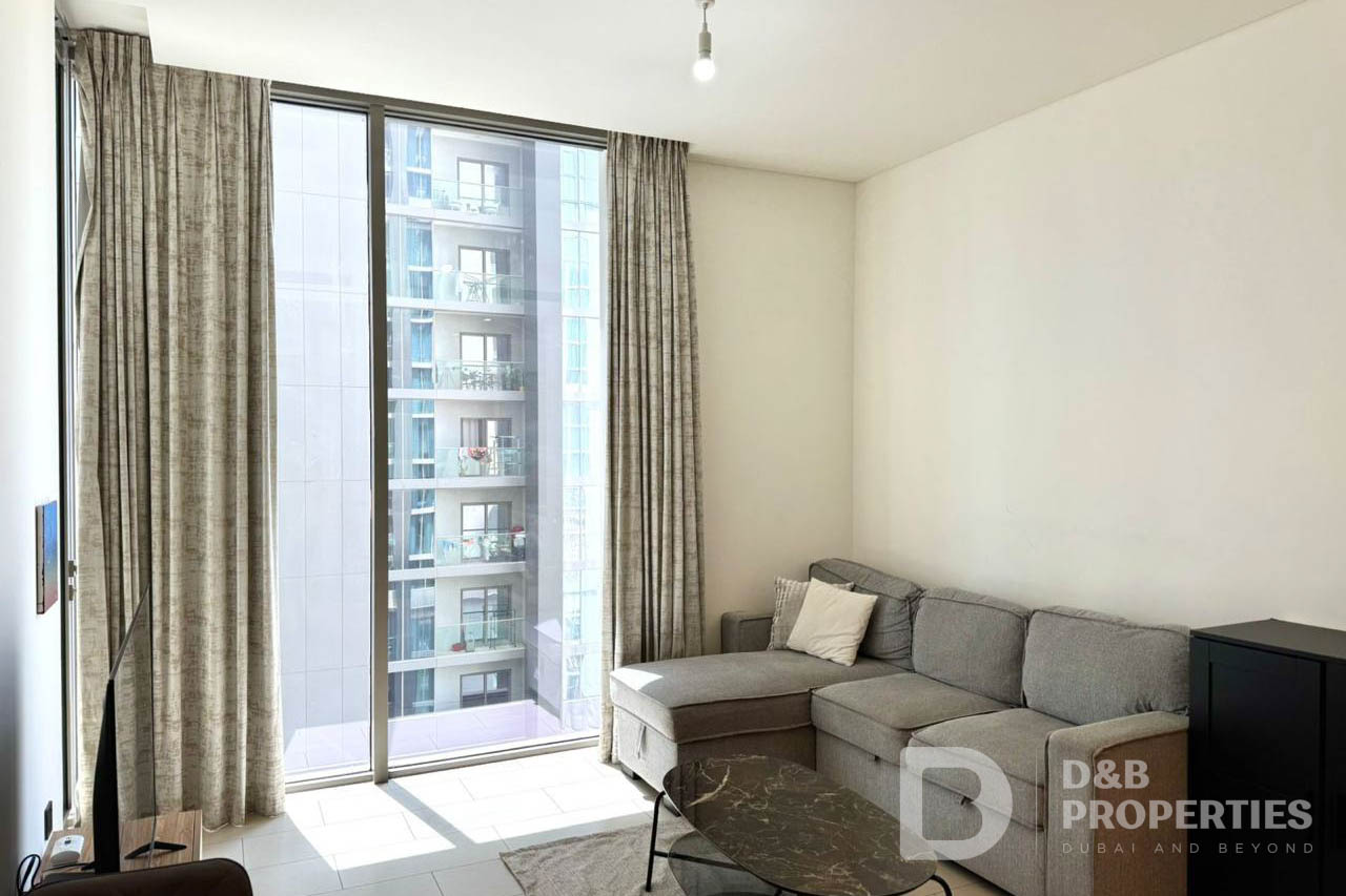 Burj View | Well Maintained | Open Kitchen