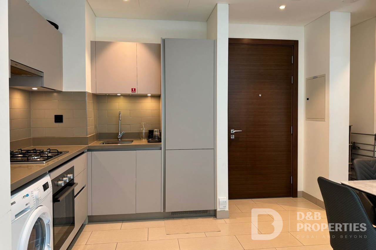 Burj View | Well Maintained | Open Kitchen