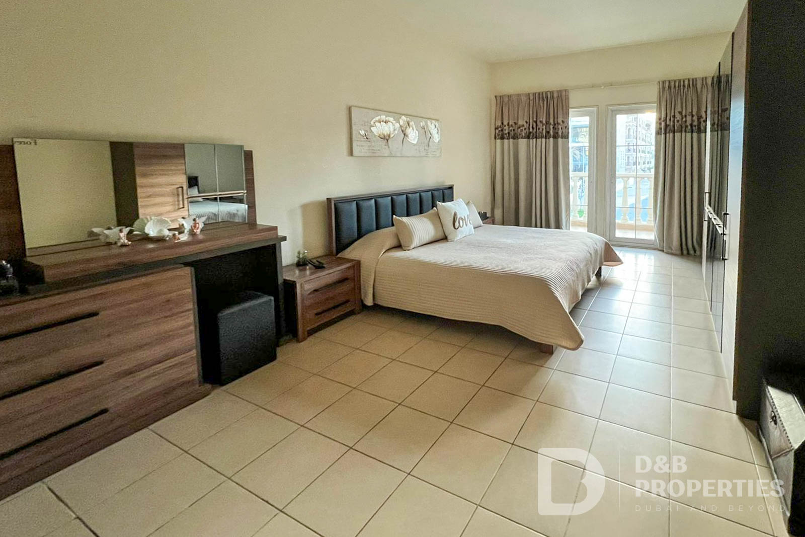 3 Bedroom Corner Villa | Vacant | Private Garden