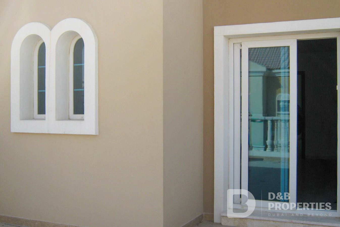 3 Bedroom Corner Villa | Vacant | Private Garden