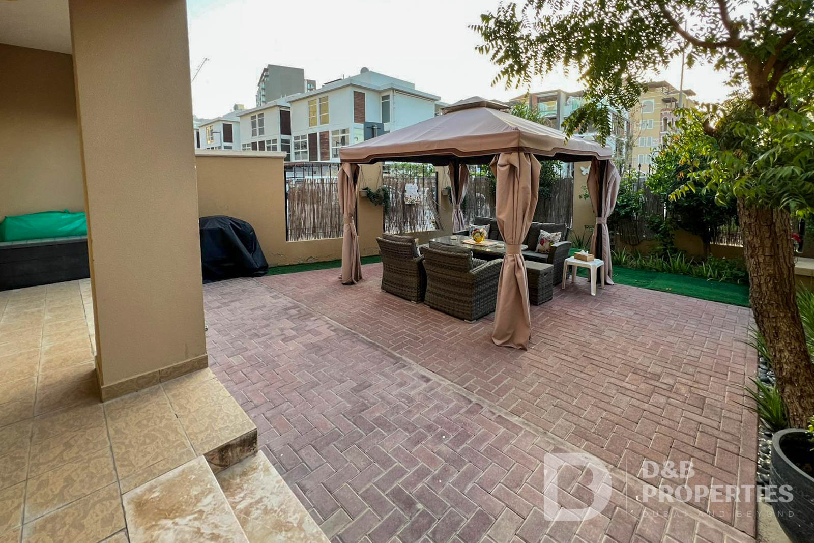 3 Bedroom Corner Villa | Vacant | Private Garden