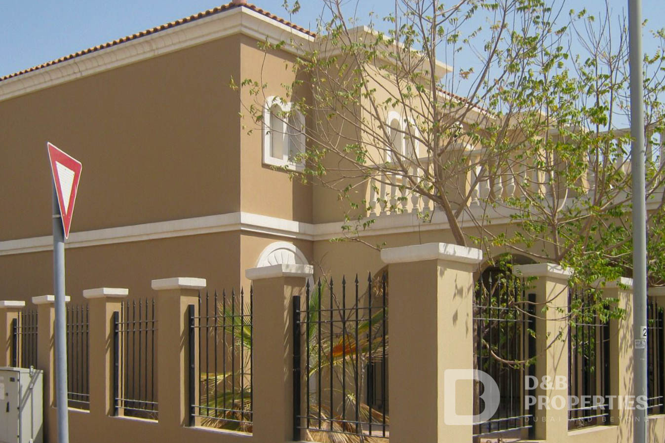 3 Bedroom Corner Villa | Vacant | Private Garden