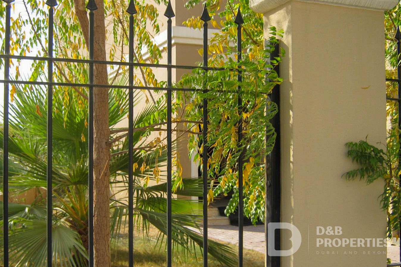 3 Bedroom Corner Villa | Vacant | Private Garden