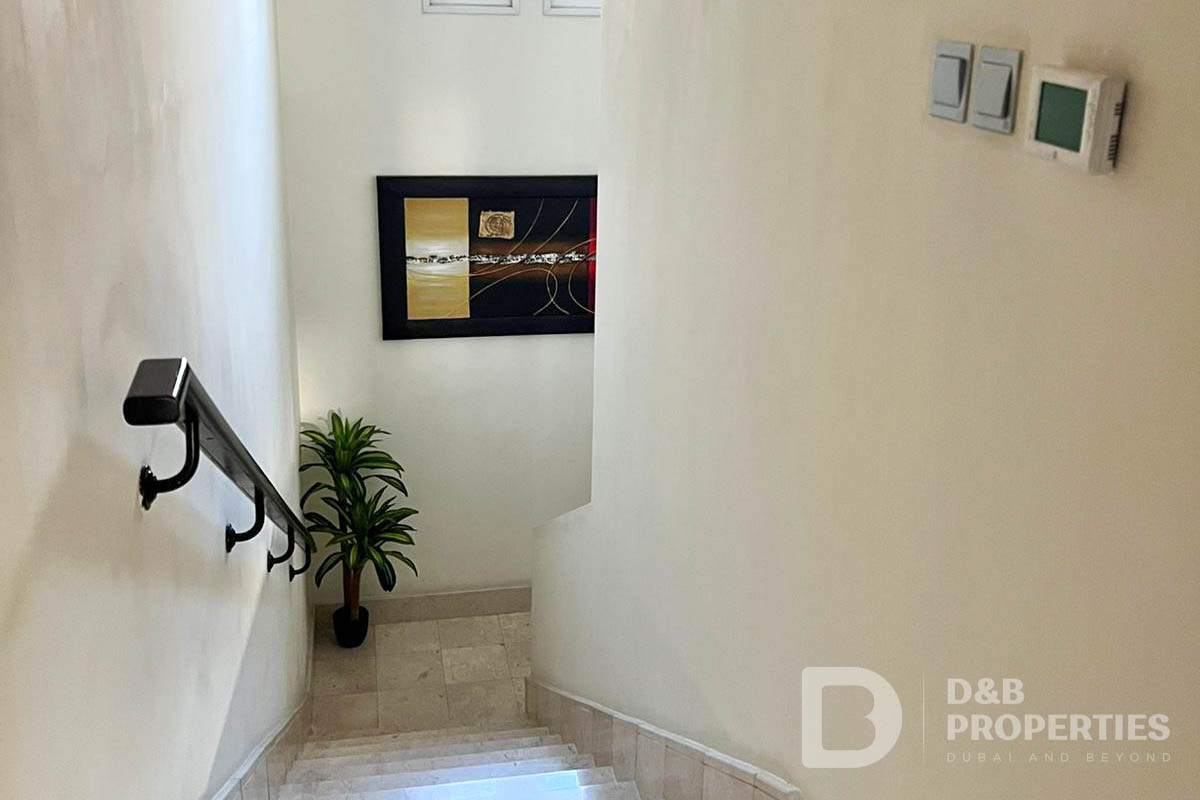 3 Bedroom Corner Villa | Vacant | Private Garden