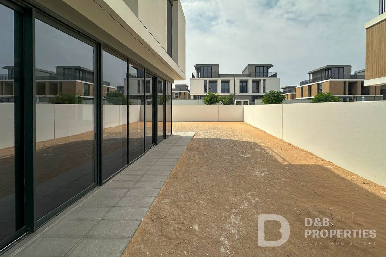 Spacious Villa | Available Now | Unfurnished