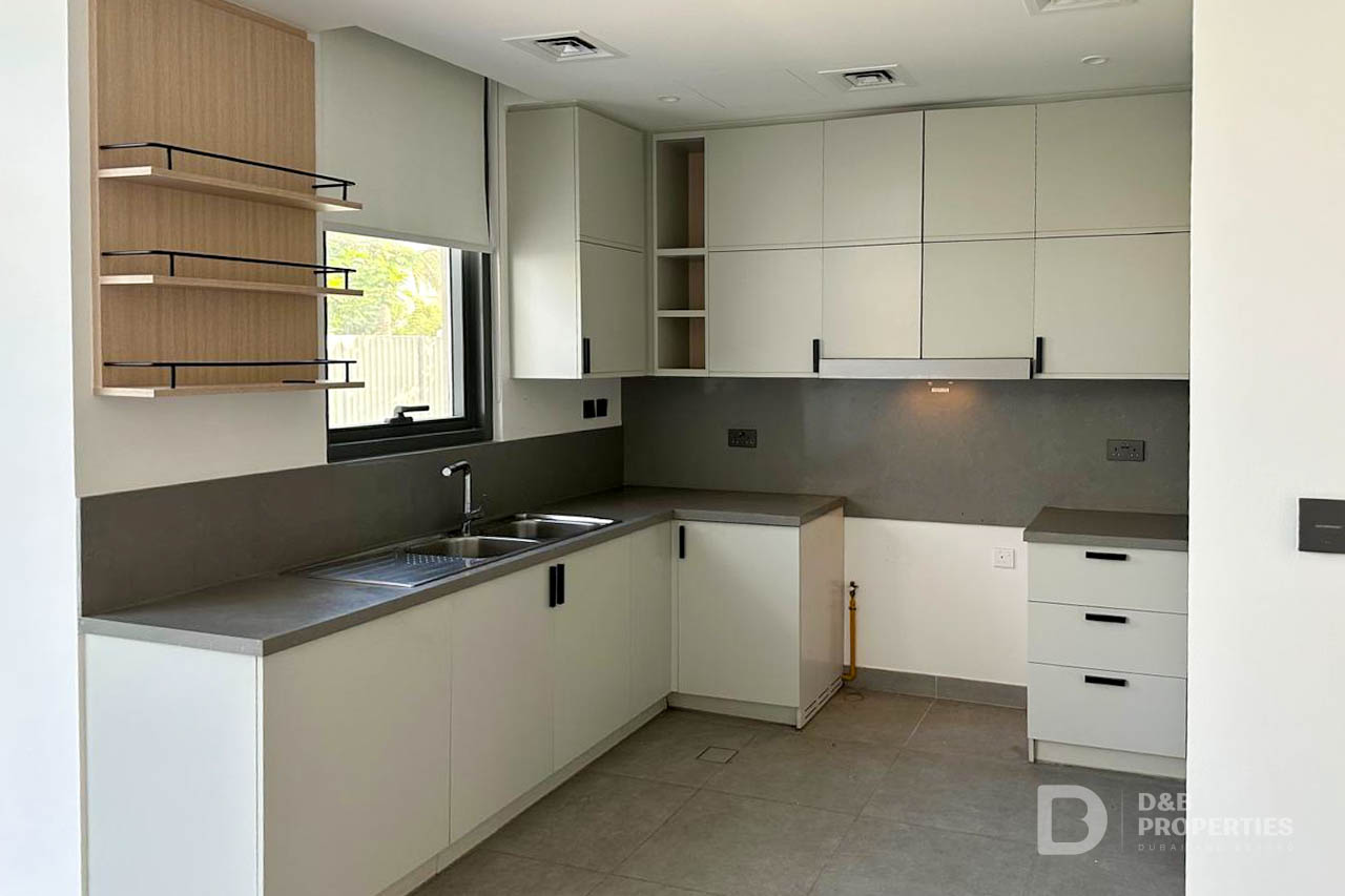 Corner Unit | Spacious Layout | Siraj Collection
