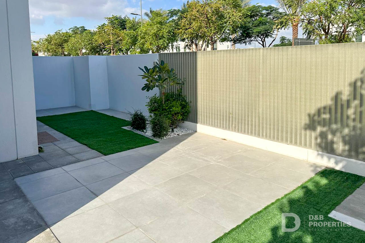 Corner Unit | Spacious Layout | Siraj Collection