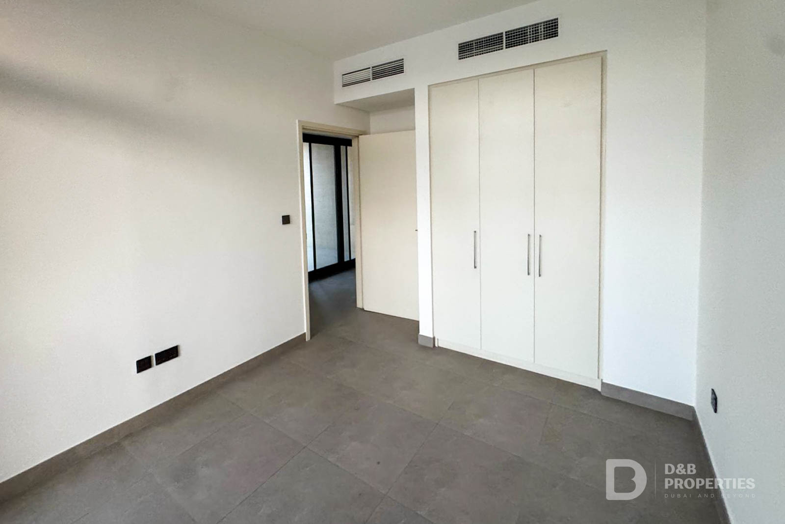 Prime Location | Siraj Collection | Vacant