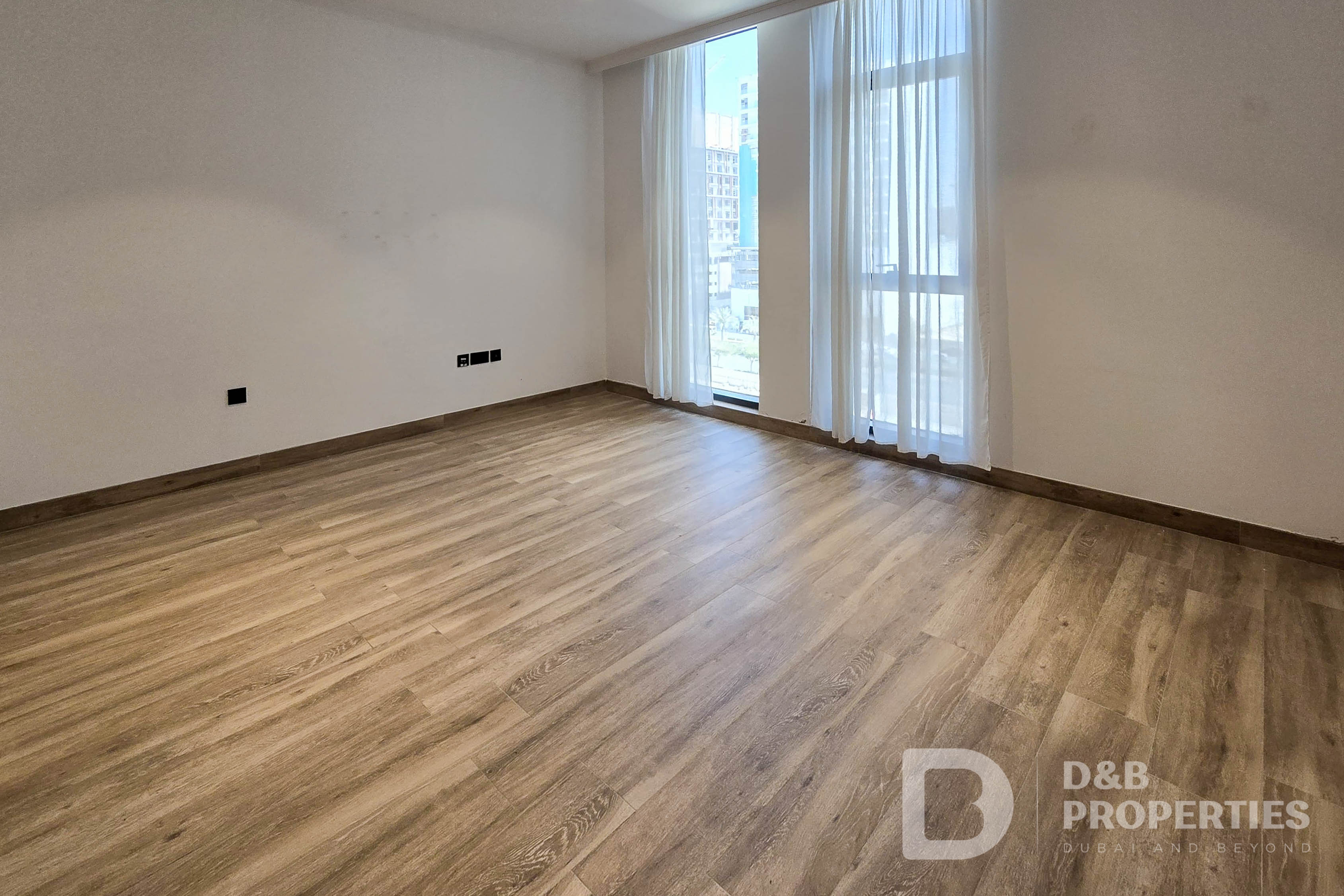 Flexible Cheques | Pool View | Kitchen Equipped