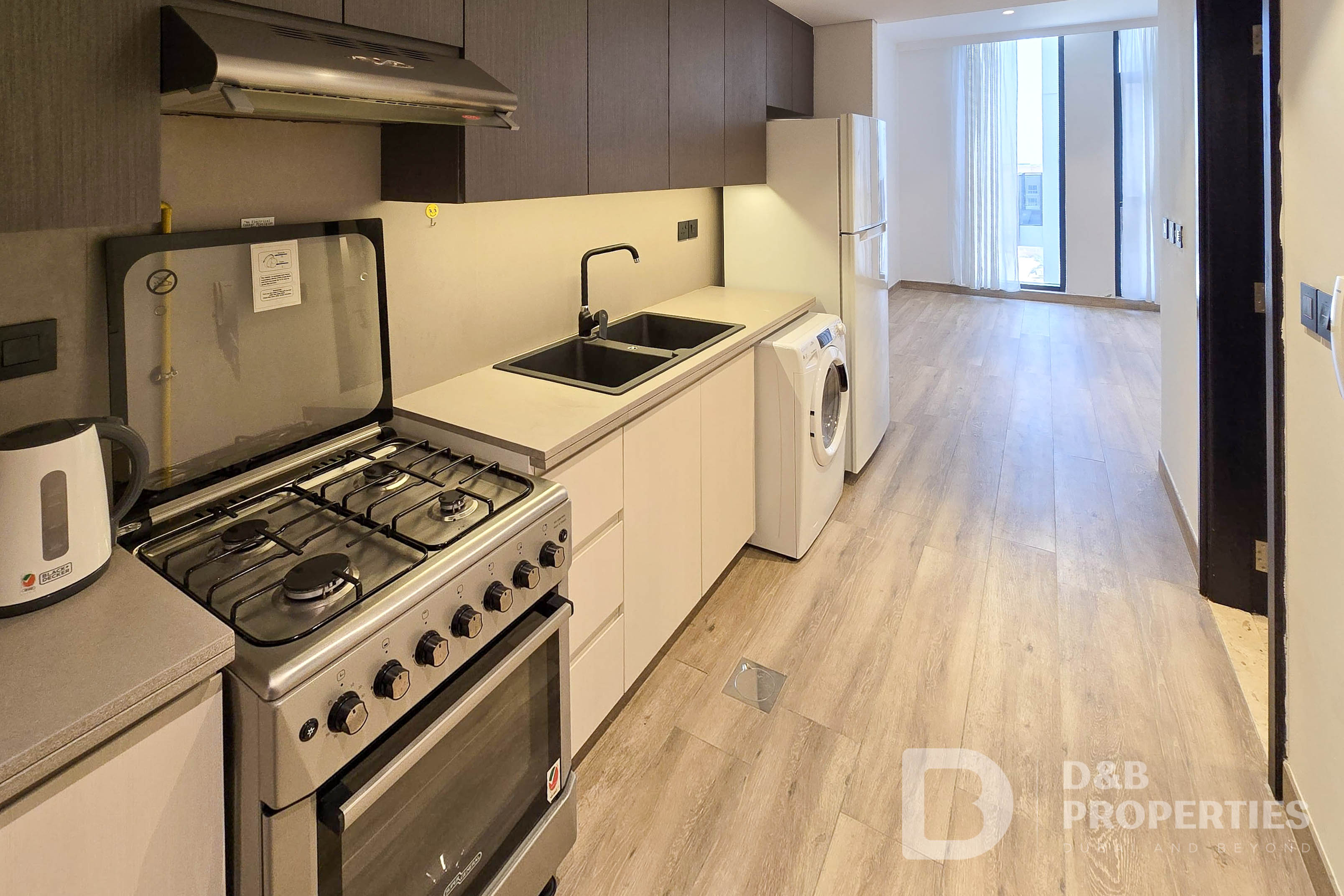 Flexible Cheques | Pool View | Kitchen Equipped