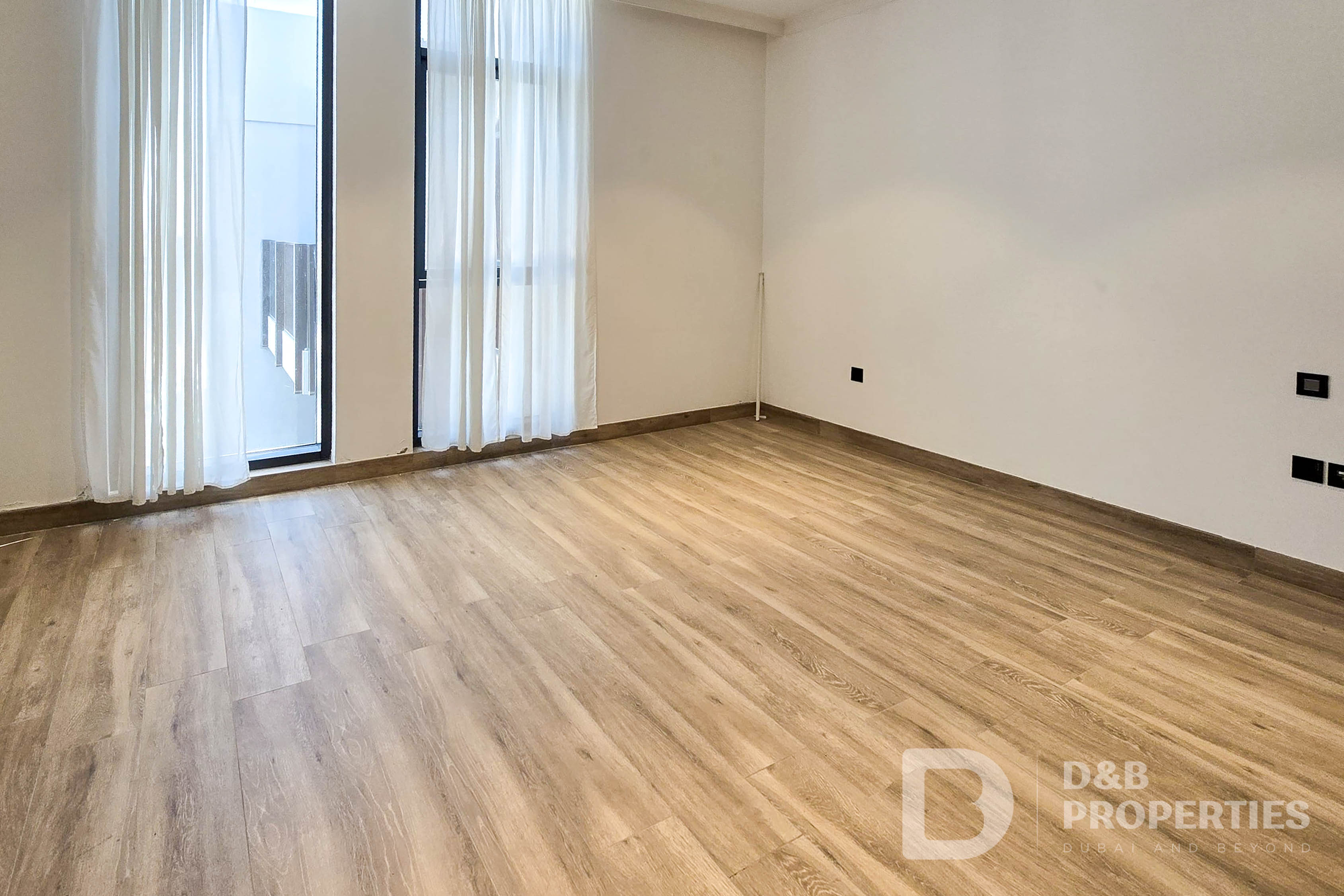 Flexible Cheques | Pool View | Kitchen Equipped