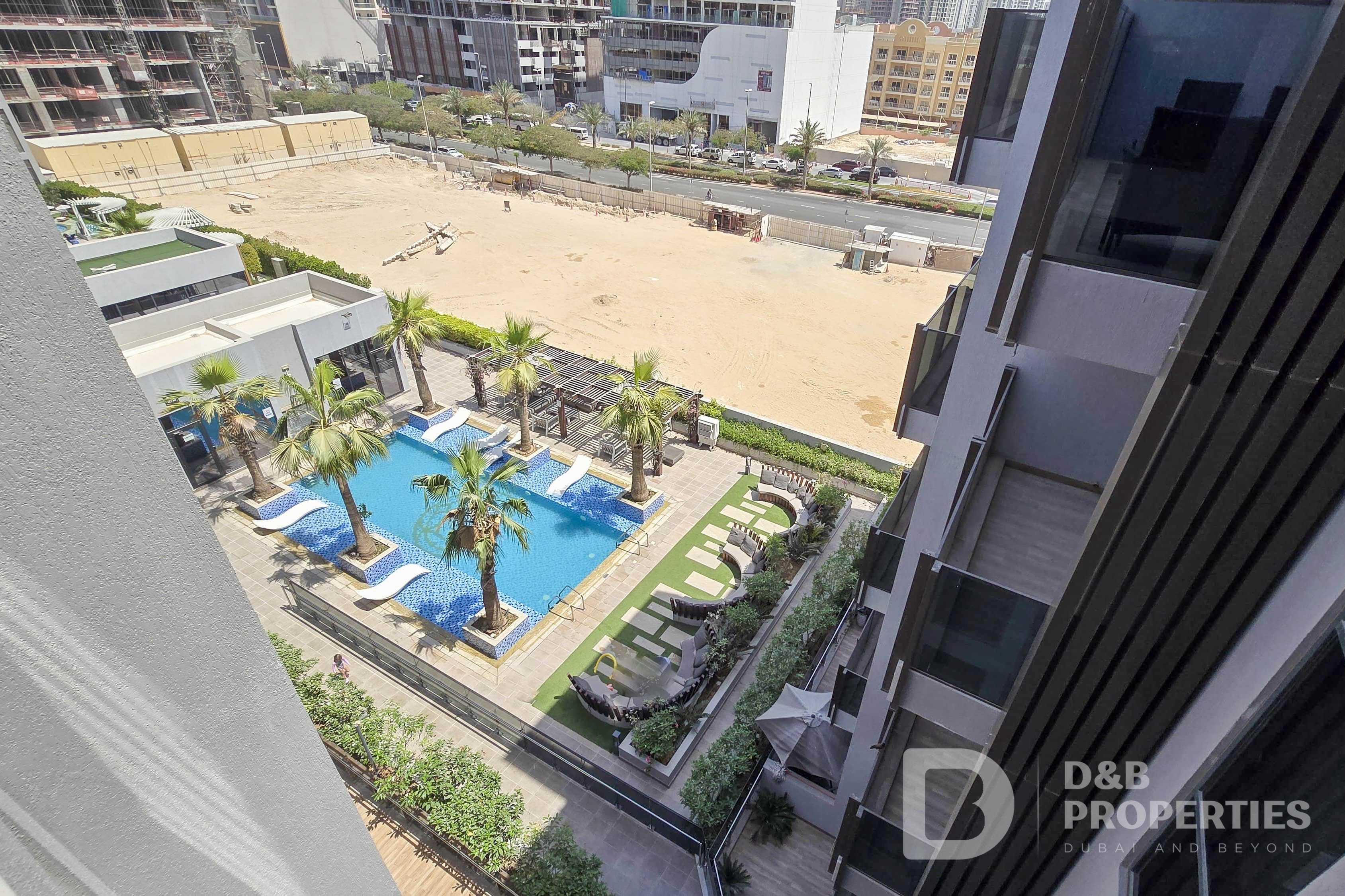 Flexible Cheques | Pool View | Kitchen Equipped