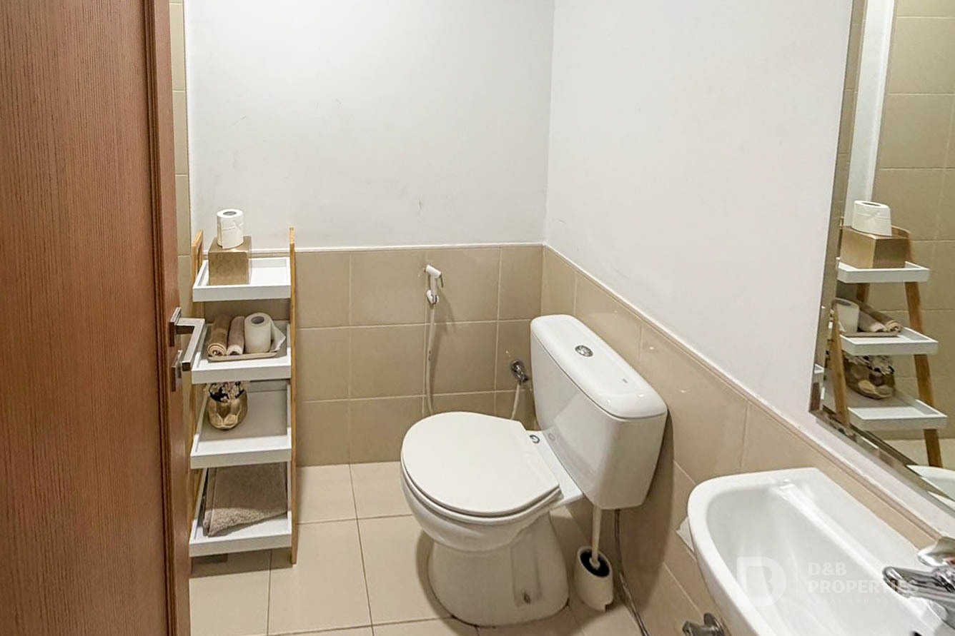 Well Maintained | Corner | Single Row