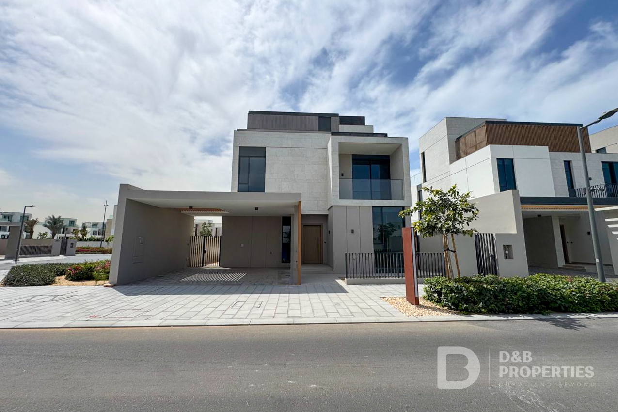 Single Row | Biggest Corner Plot | Park access