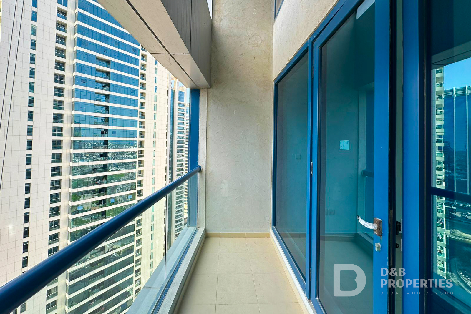 Spacious 1 BR | Fully Upgraded | Unfurnished
