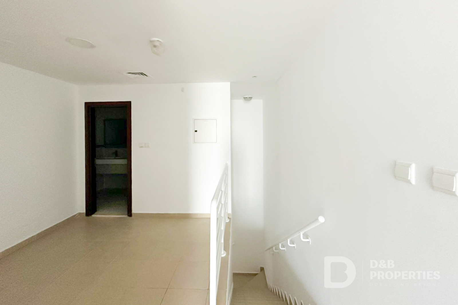 Spacious 1 BR | Fully Upgraded | Unfurnished