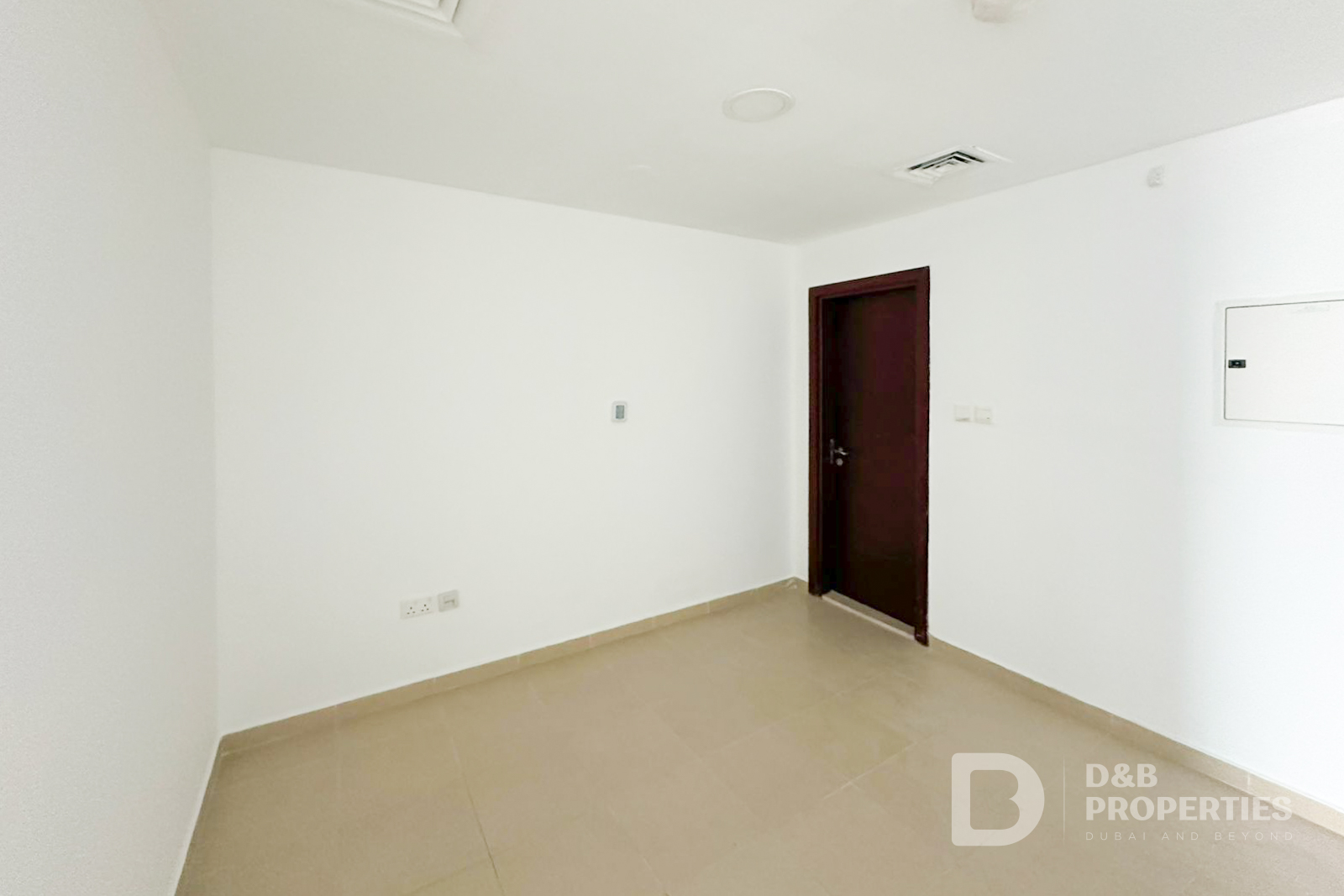 Spacious 1 BR | Fully Upgraded | Unfurnished