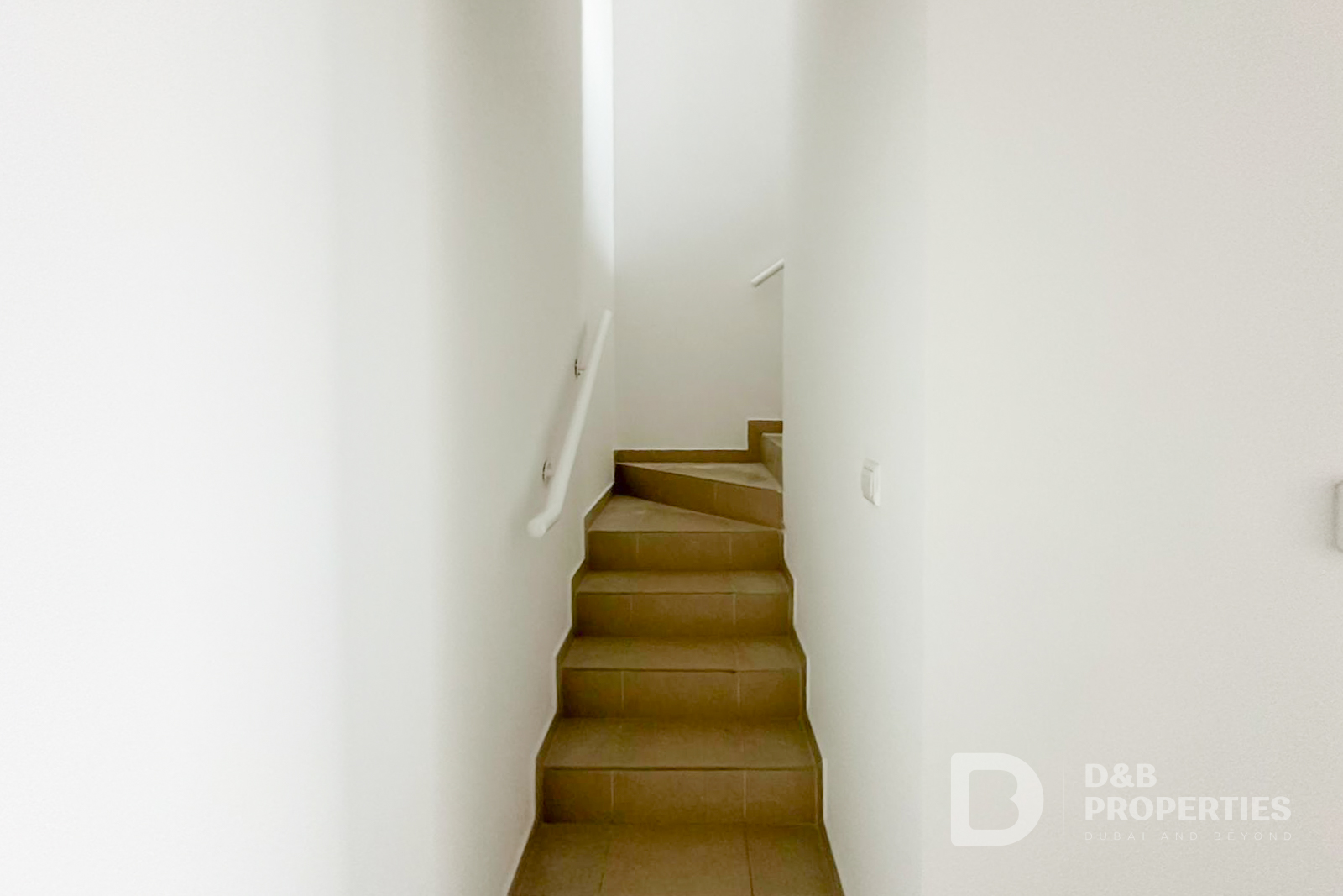 Spacious 1 BR | Fully Upgraded | Unfurnished