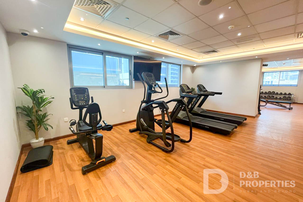 Upgraded | Waterfront View | 12 Cheques
