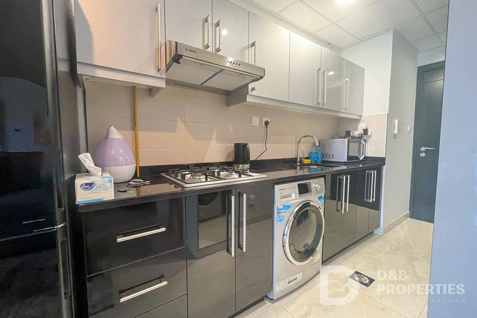 Upgraded | Waterfront View | 12 Cheques