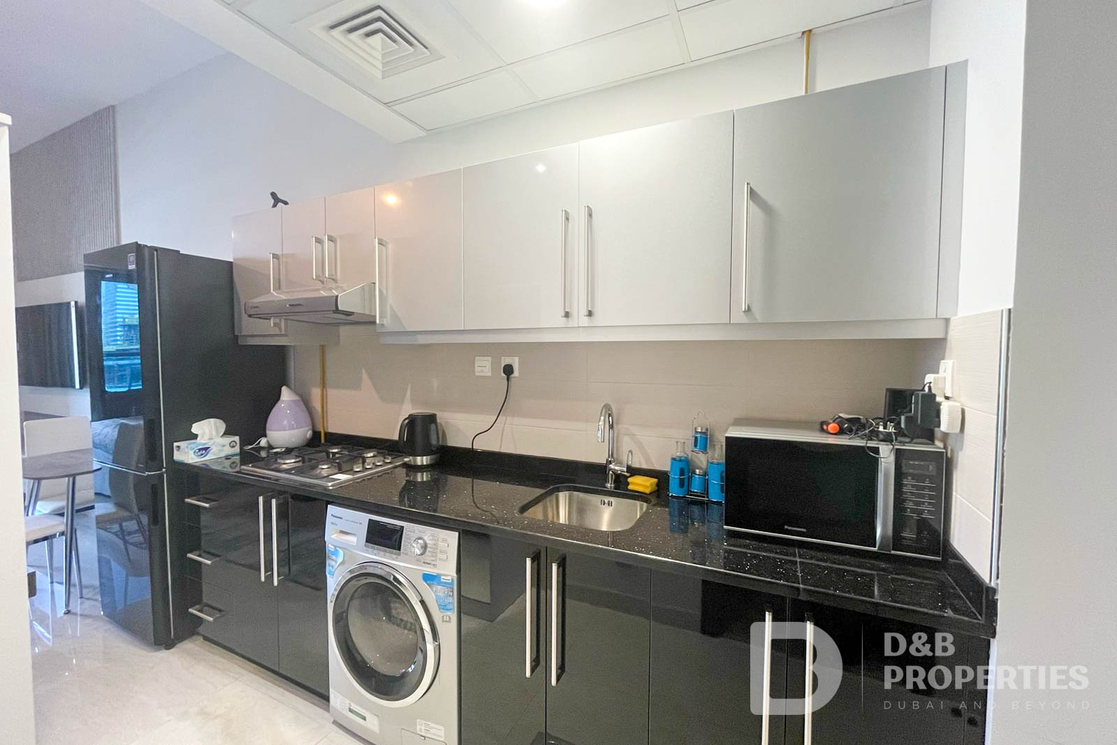Upgraded | Waterfront View | 12 Cheques