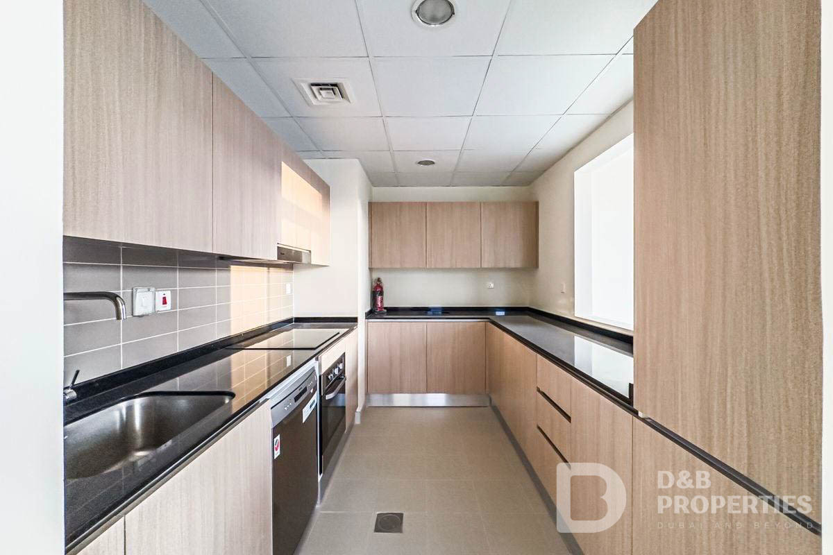 4+Maid | Single Row Corner | Largest Plot