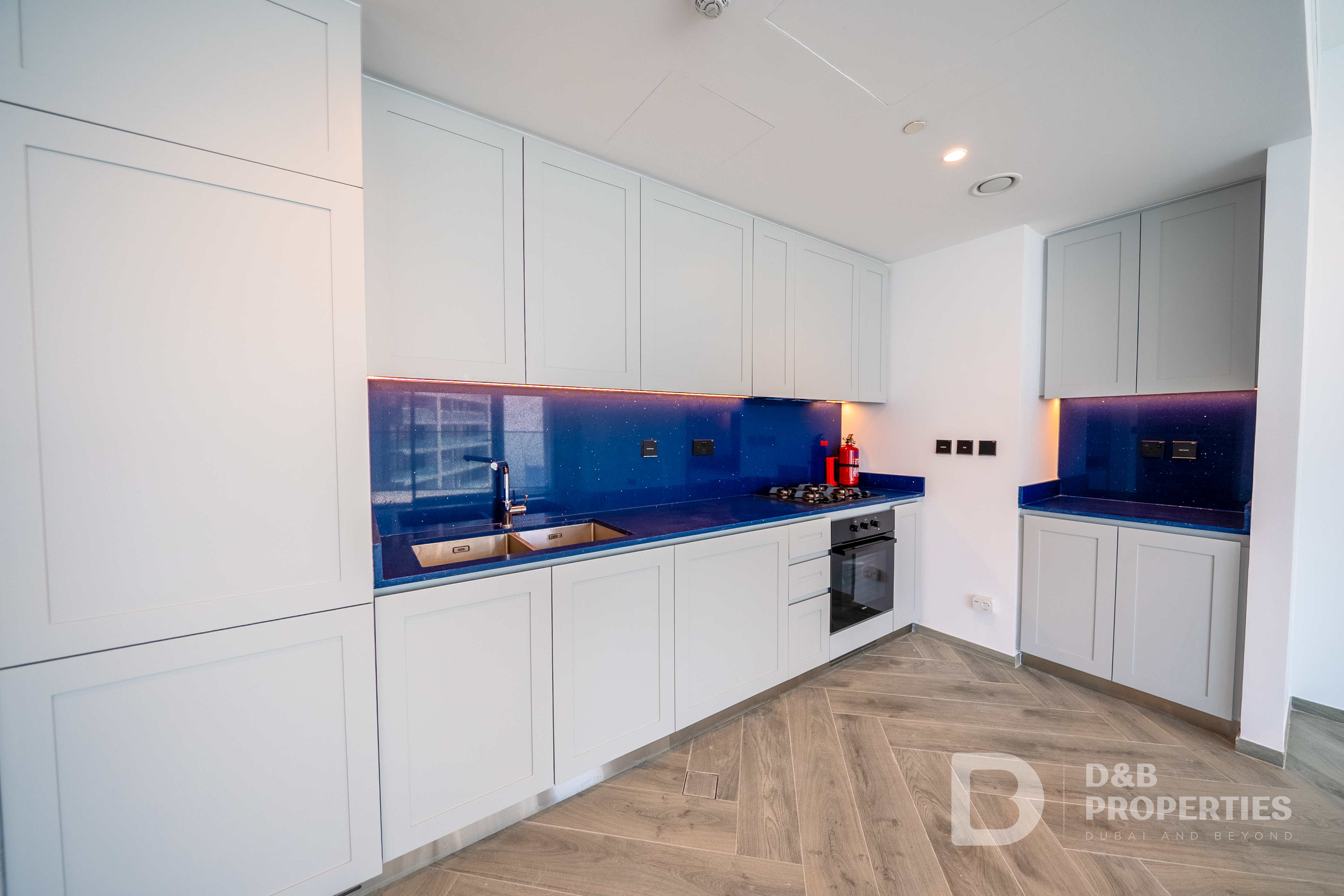 Iconic Corner Unit | High Floor | Canal Sea Views