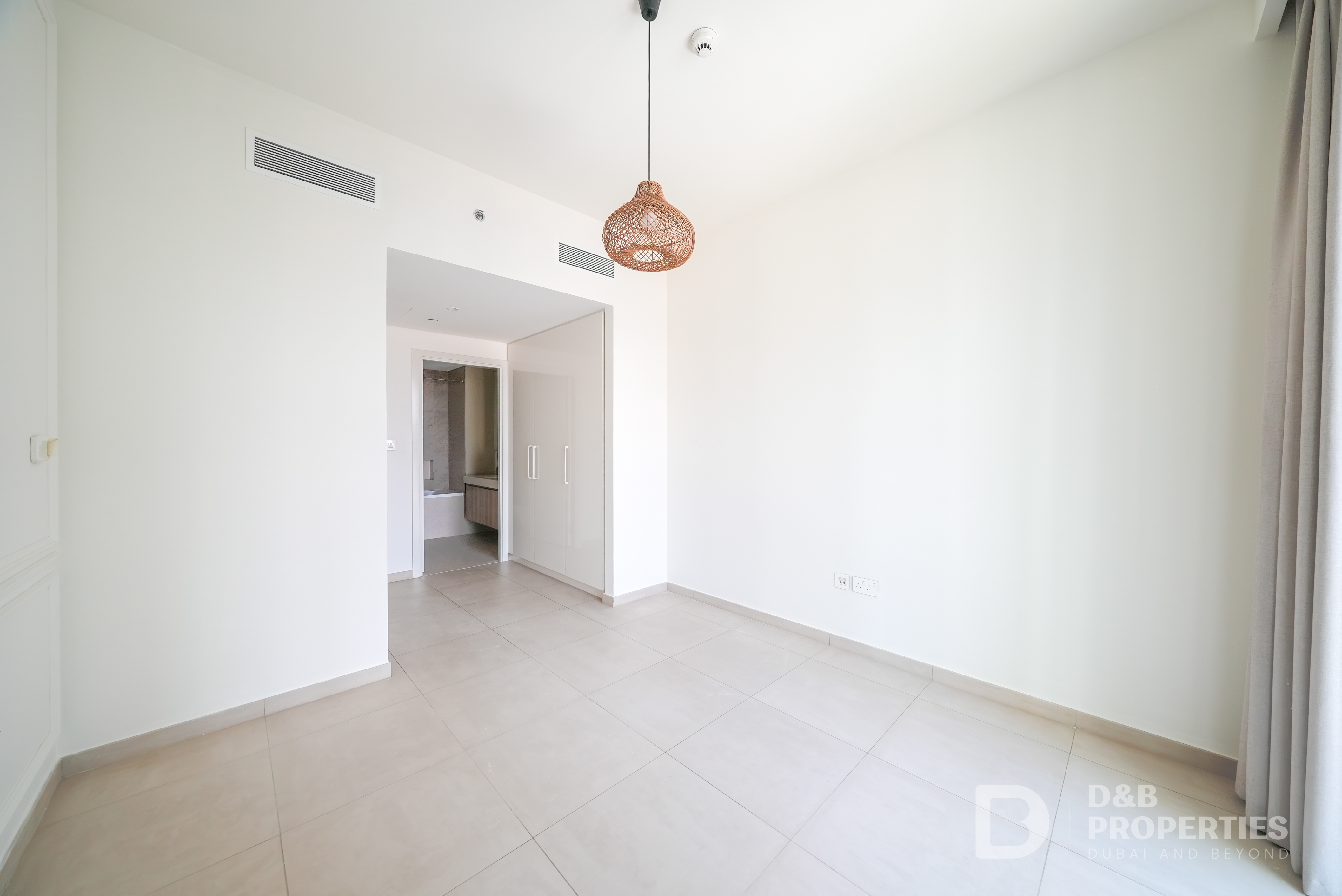 BURJ KHALIFA VIEW | READY TO MOVE | LOW FLOOR