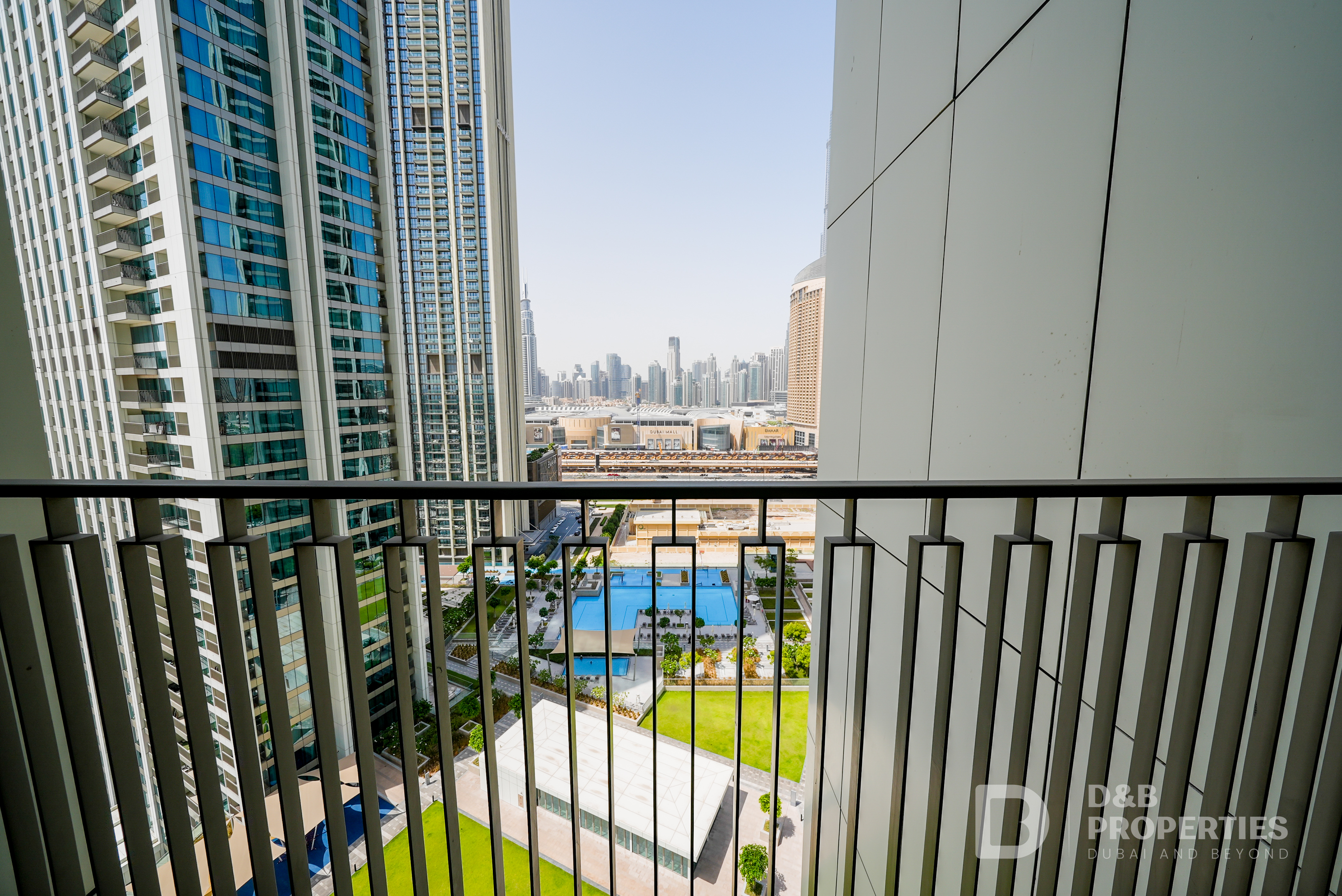 BURJ KHALIFA VIEW | READY TO MOVE | LOW FLOOR