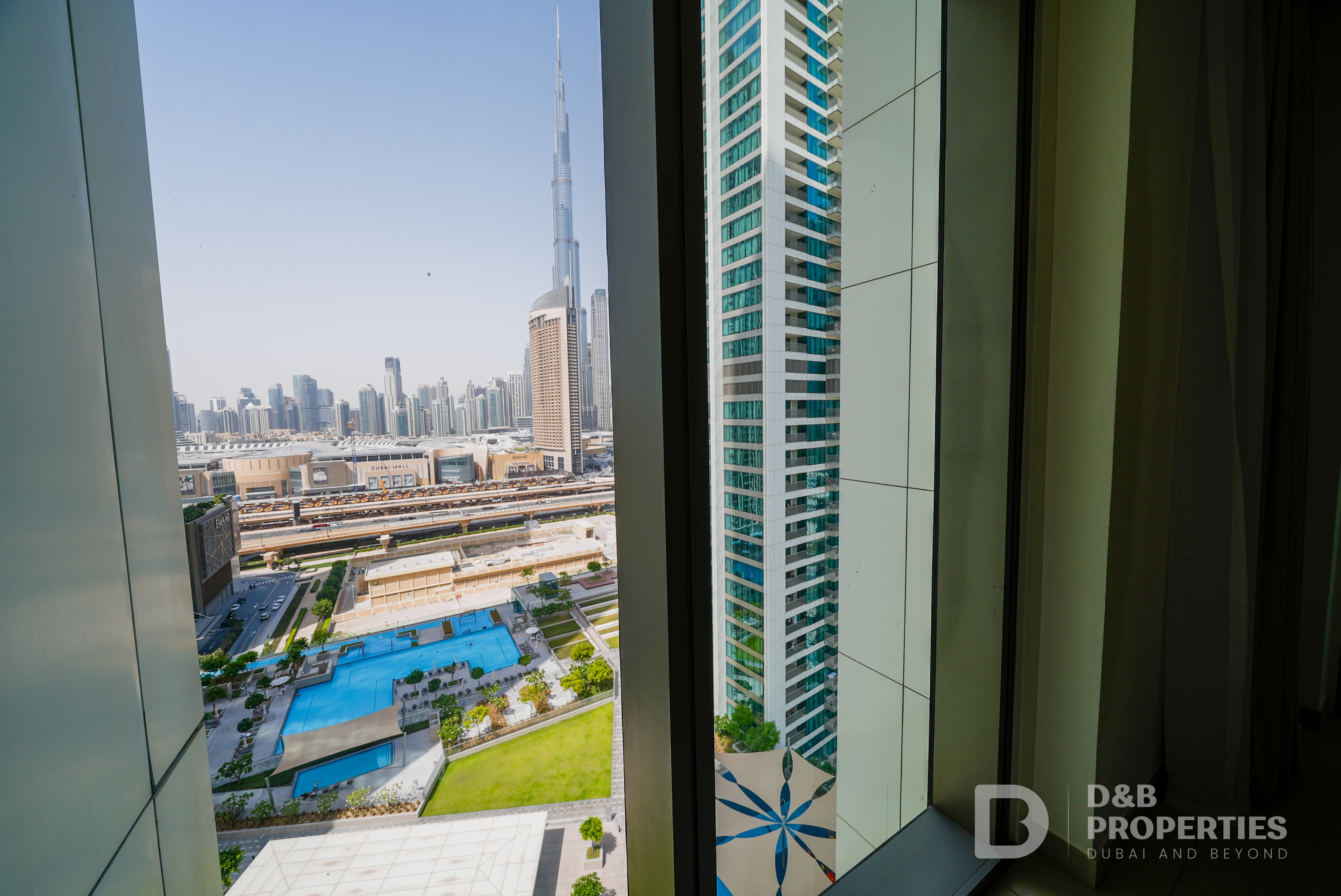 BURJ KHALIFA VIEW | READY TO MOVE | LOW FLOOR