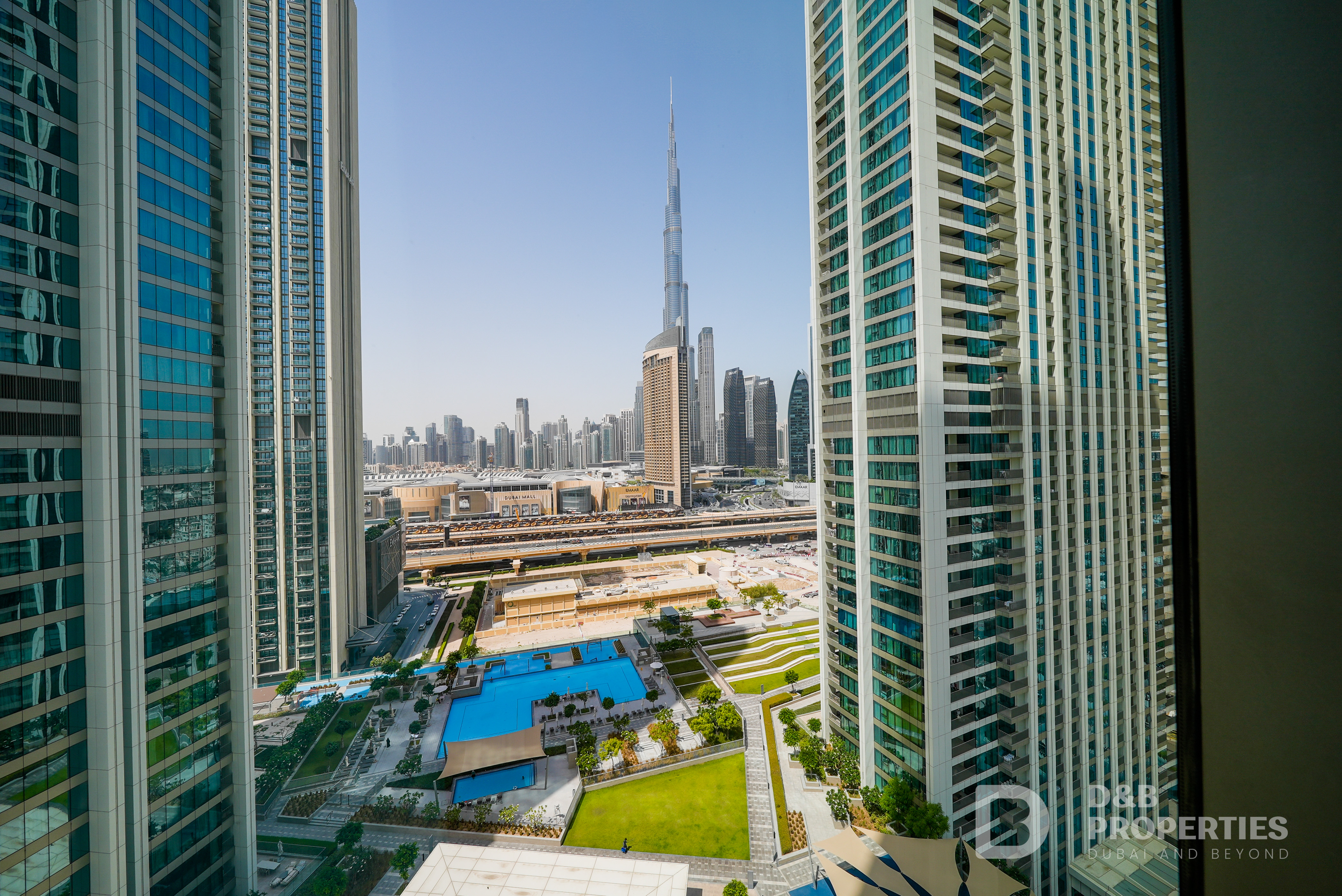 BURJ KHALIFA VIEW | READY TO MOVE | LOW FLOOR
