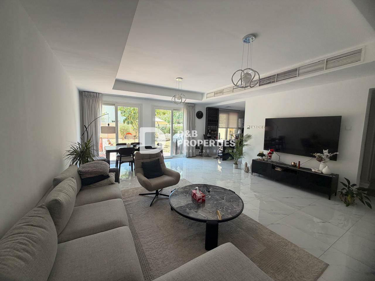 Upgraded 3BR | Unfurnished | Near Park and Lake