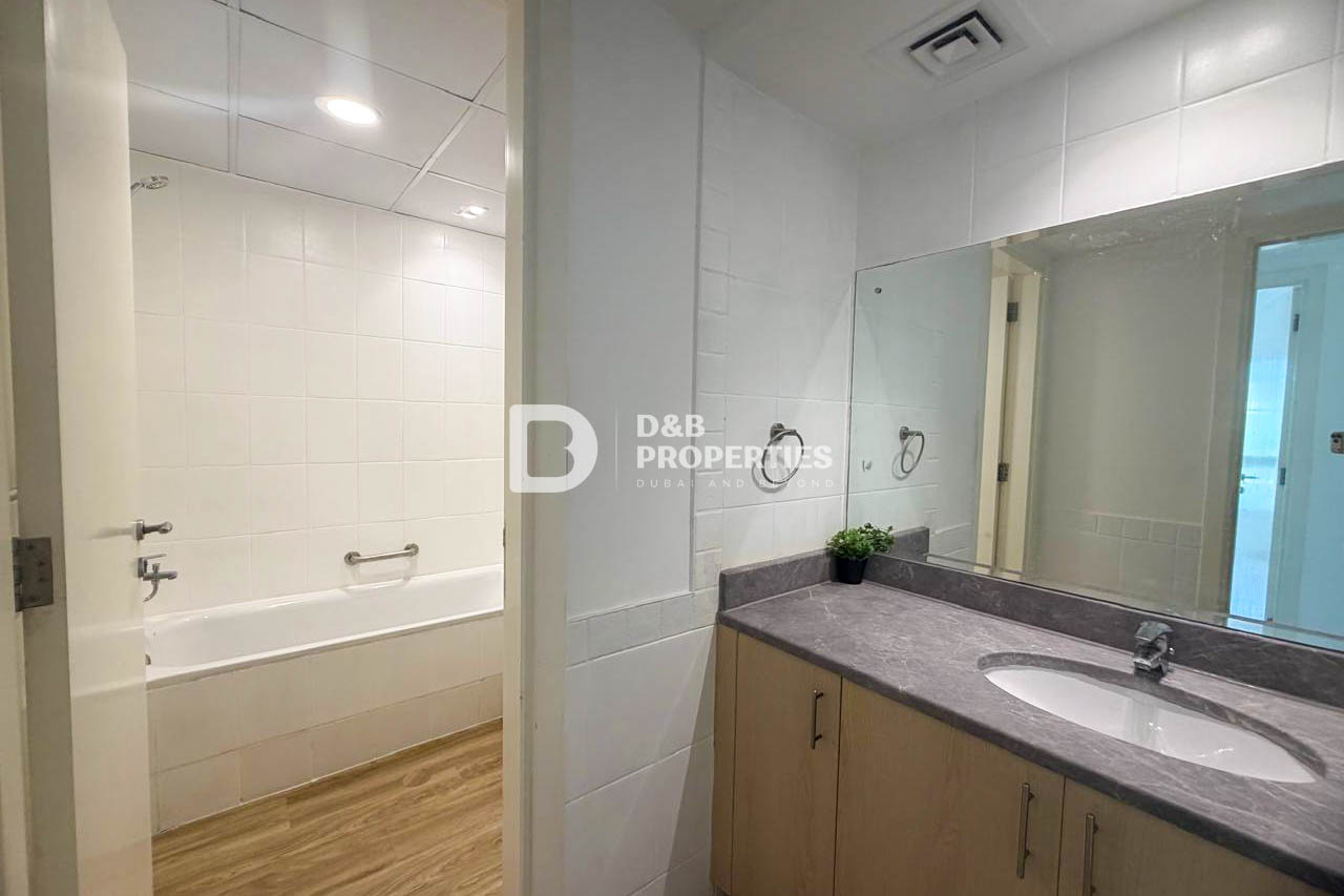 Lake View | Upgraded | Exceptional Location