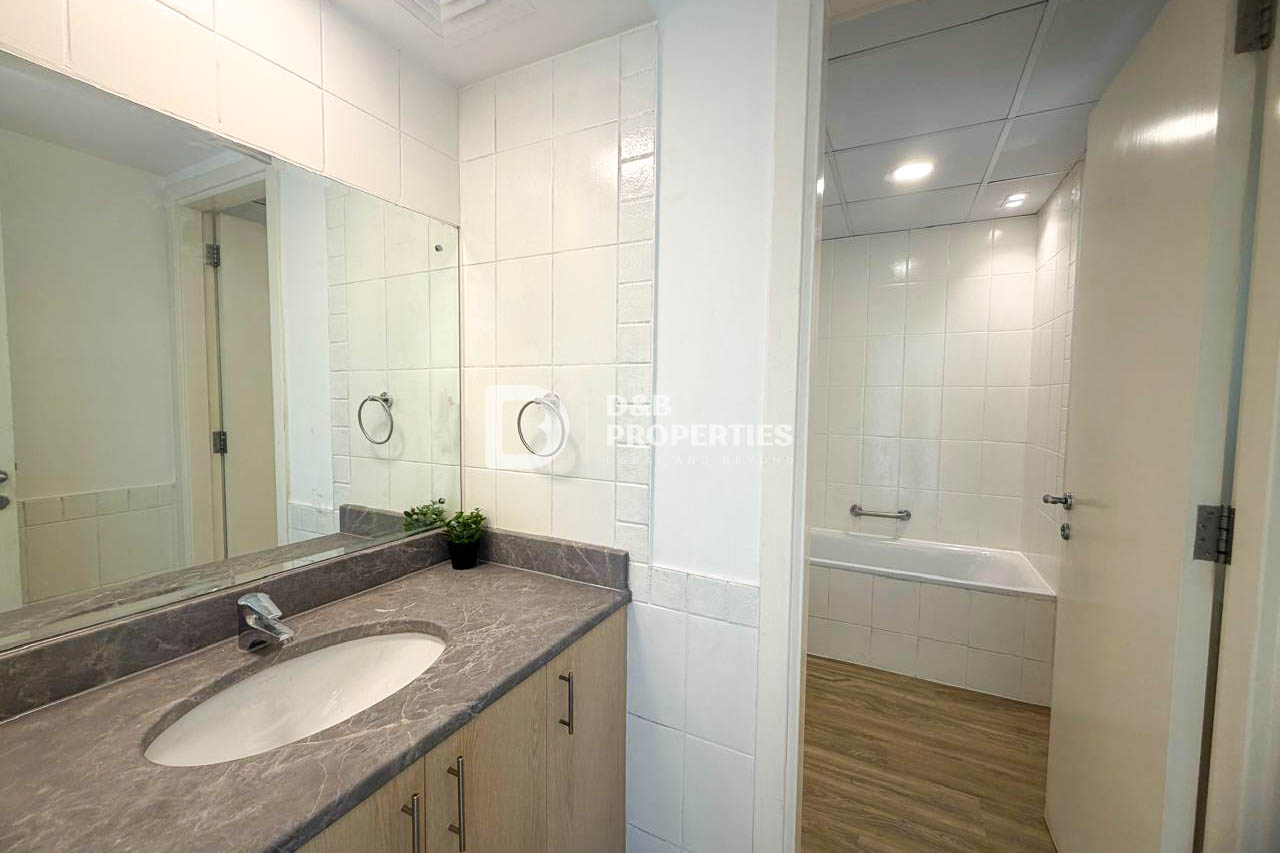 Lake View | Upgraded | Exceptional Location