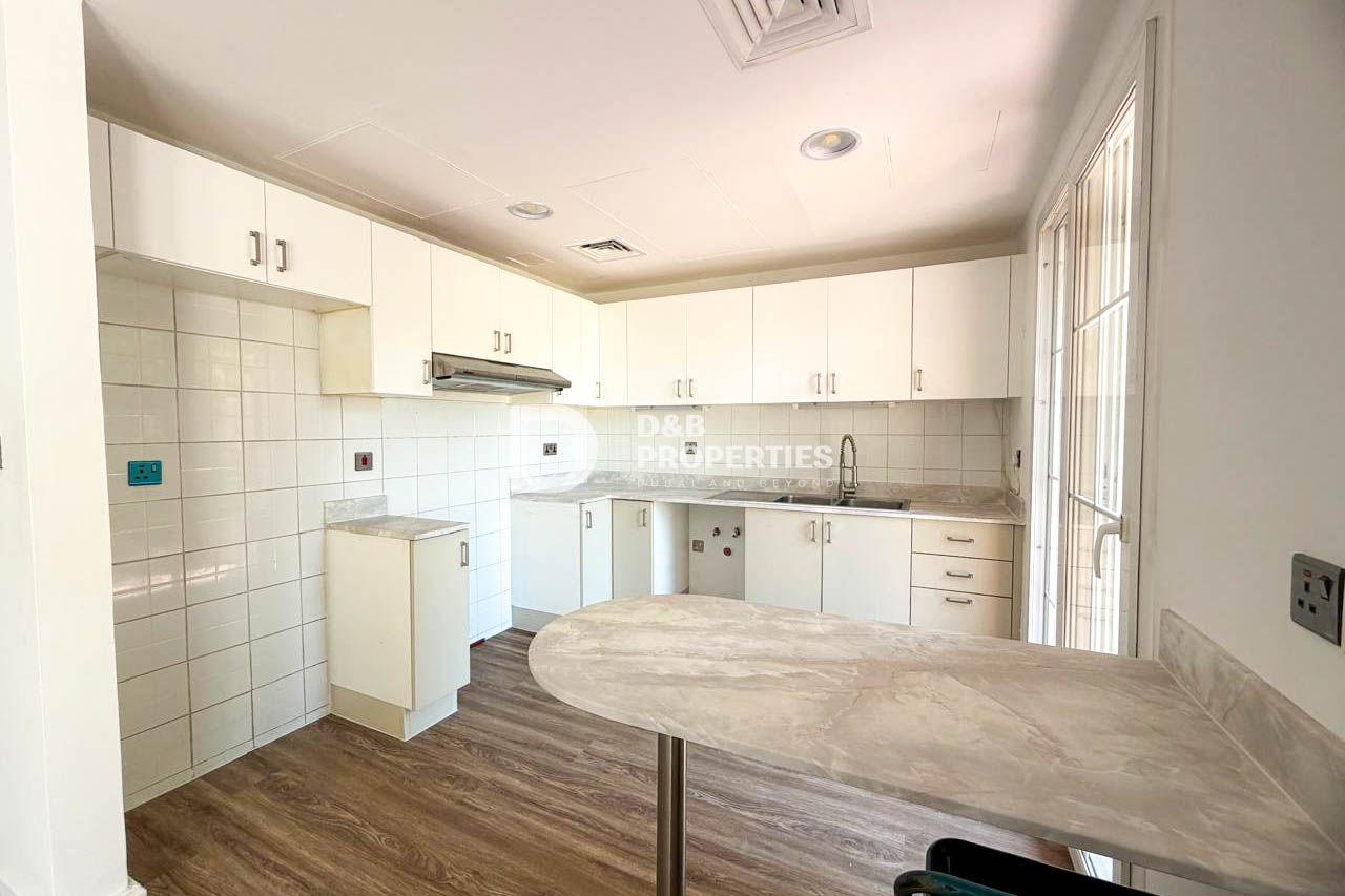 Lake View | Upgraded | Exceptional Location